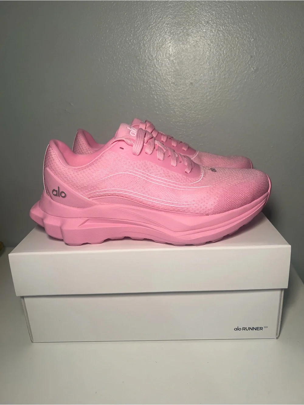 ALO Yoga Women's Sweet Pink Runner Shoes